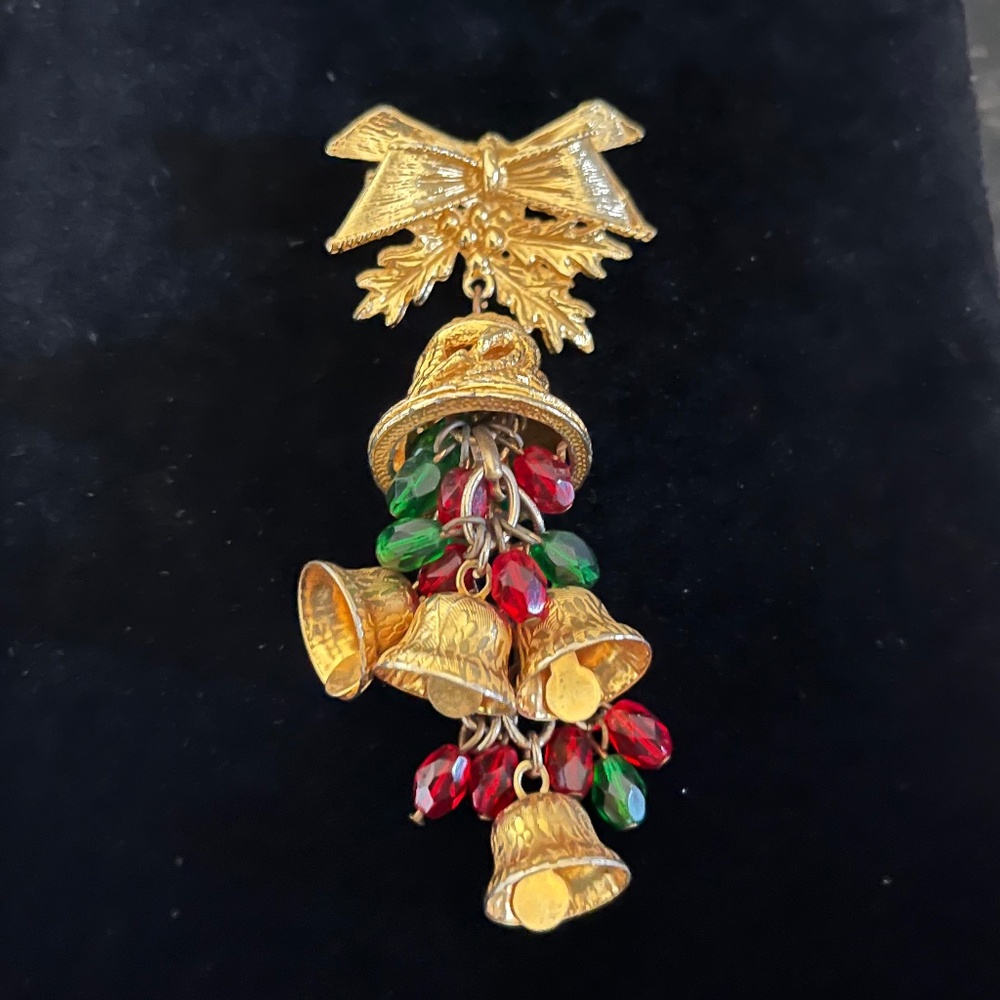 Vintage Signed Hobe Dangling Gold Tone Metal Christmas Bell Bells Brooch Pin -